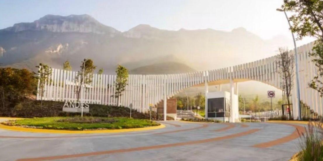 CASA EN VENTA PRIVADA ANDES ZONA CUMBRES — imagen 3