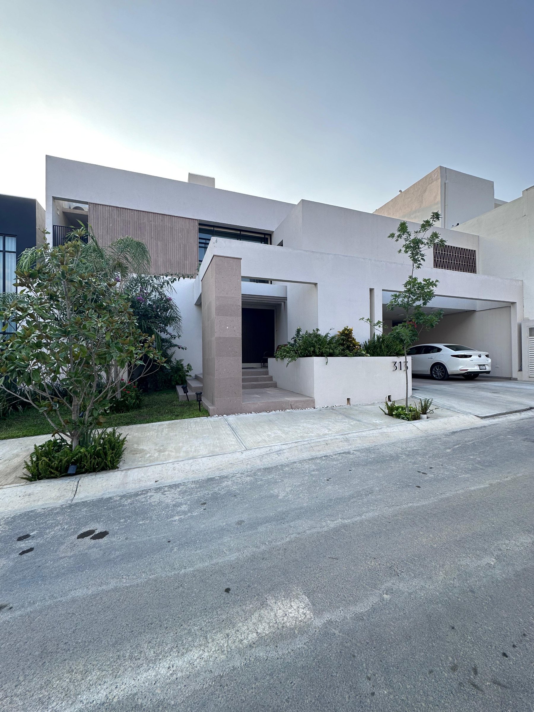 CASA EN VENTA EN BOSQUES DE LAS MISIONES PRIMER SECTOR ZONA CARRETERA NACIONAL — portada