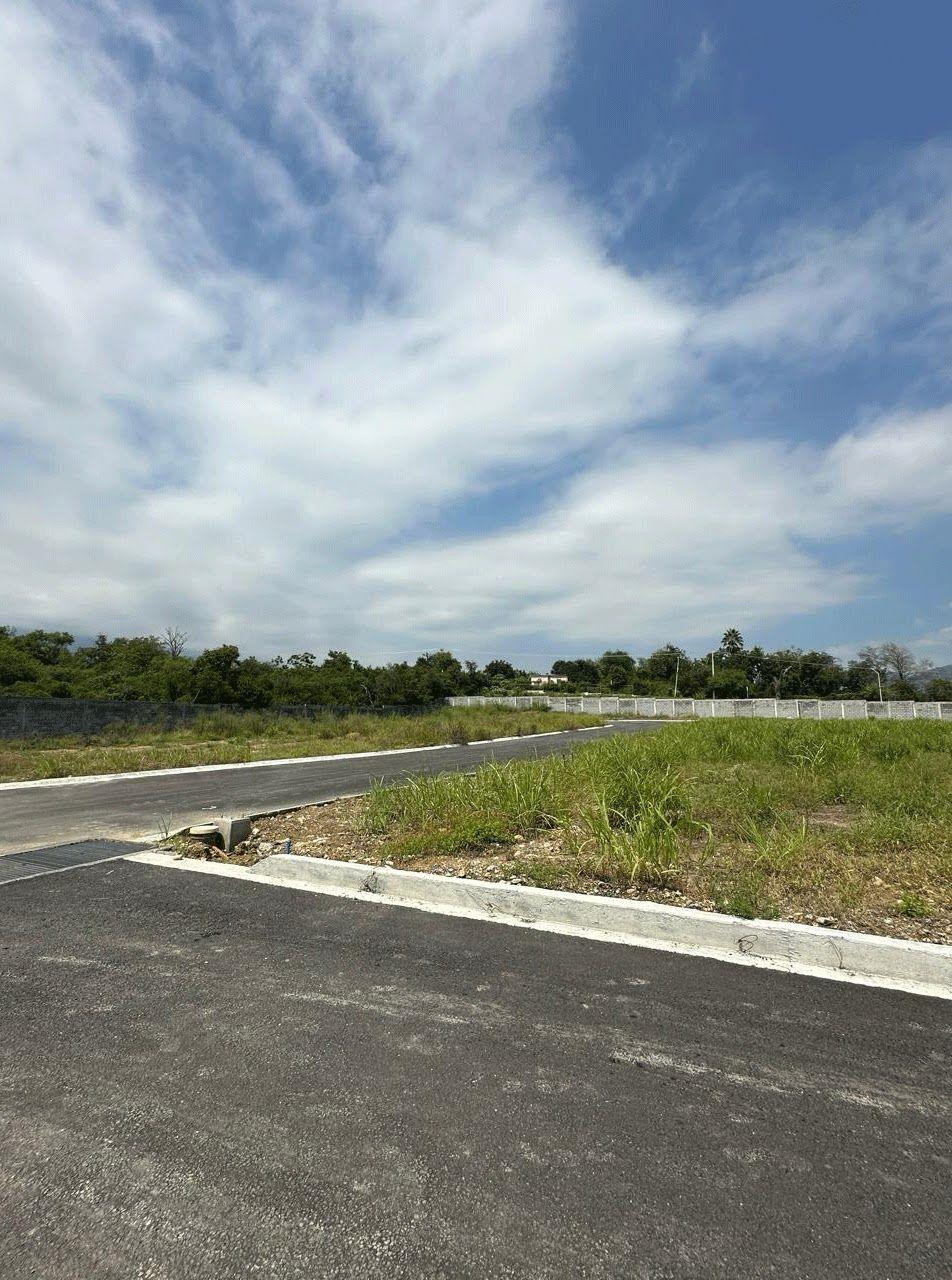 TERRENO EN VENTA VIÑEDOS DE SANTA CECILIA ZONA CARRETERA NACIONAL — imagen 2